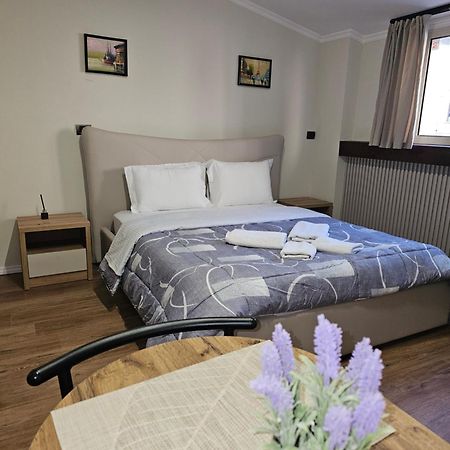 Vila Tafa Apartments Tirana Buitenkant foto
