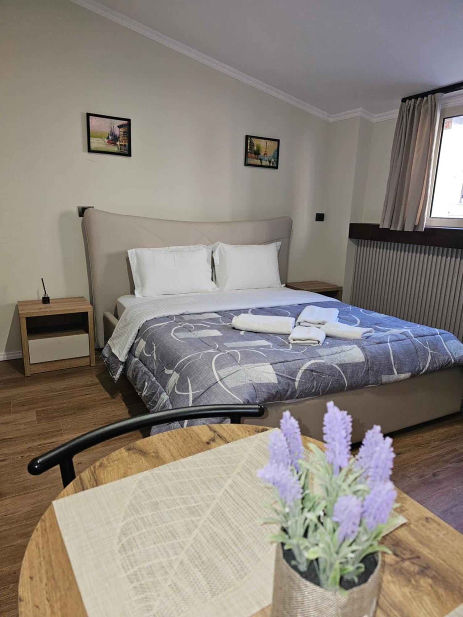 Vila Tafa Apartments Tirana Buitenkant foto